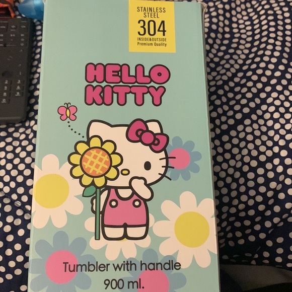 Brand new 900 ml aluminum tumbler hard too find hello kitty! Brand new with box. - Picture 4 of 4
